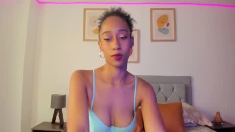 Snapshot of jade_obi chatting on October 1, 3:28 pm Jade smile online show from October 1, 3:28 pm