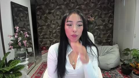 Snapshot of jade_porn chatting on December 5, 10:55 am Jade independent model online show from December 5, 10:55 am