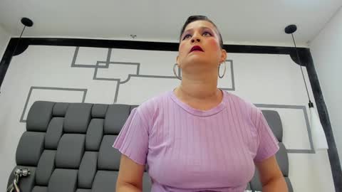 Jade  online show from January 11, 11:02 am