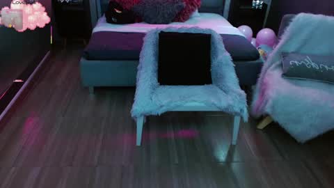 JADE online show from February 16, 8:11 pm