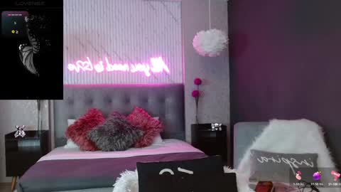 JADE online show from February 4, 8:28 pm