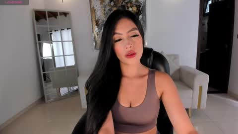 JADE EVANS online show from March 12, 6:11 pm