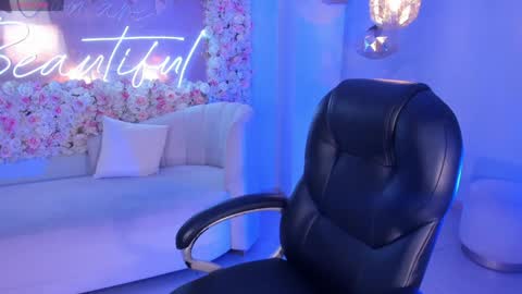 JADE EVANS online show from December 29, 4:51 pm