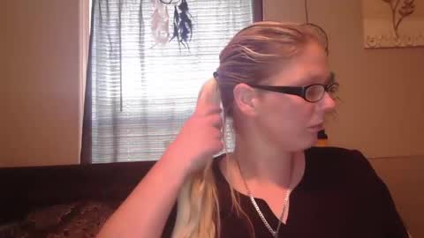 Snapshot of jadeluv chatting on March 2, 8:14 pm JadeLuv online show from March 2, 8:14 pm