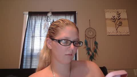 Snapshot of jadeluv chatting on December 22, 5:42 pm JadeLuv online show from December 22, 5:42 pm