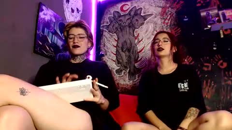 Alex and Venus online show from June 25, 3:57 pm