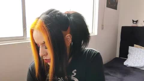 Snapshot of janna_ink chatting on February 4, 9:20 pm online show from February 4, 9:20 pm