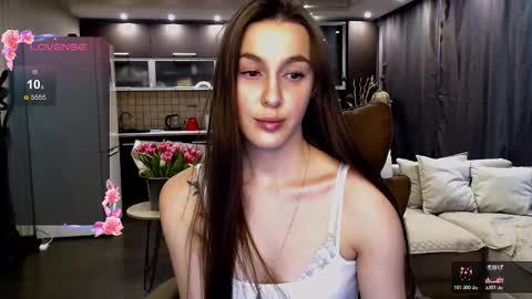 Jasmine online show from March 8, 2:43 pm