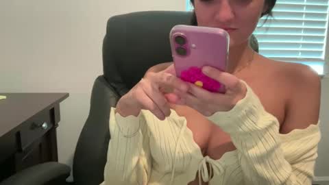 Jasmine Tate online show from October 12, 8:55 pm