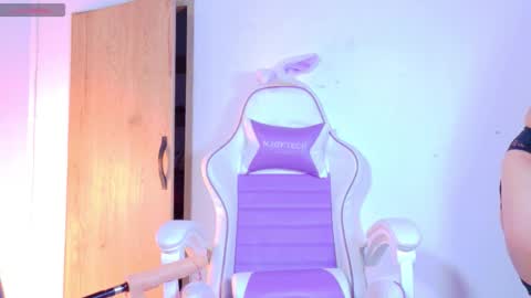 Snapshot of jazmin_barreraa chatting on October 4, 5:50 pm jazmin  online show from October 4, 5:50 pm