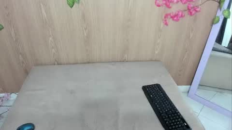 Jenelotizz online show from June 16, 2:34 am
