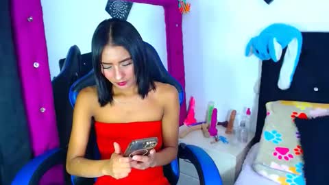 jenn online show from April 5, 10:47 am