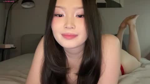 jennie_yung online show from June 16, 10:00 pm