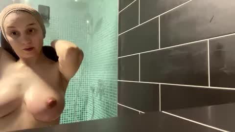 Jenny online show from February 10, 11:15 am