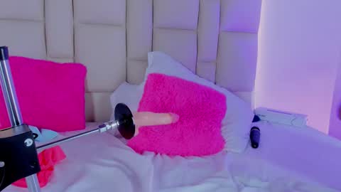 jenny__lawrence online show from September 13, 11:57 pm