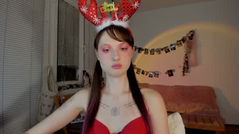Snapshot of jenny_cox_love chatting on December 23, 6:27 pm Jennifer Jenny Darling   online show from December 23, 6:27 pm