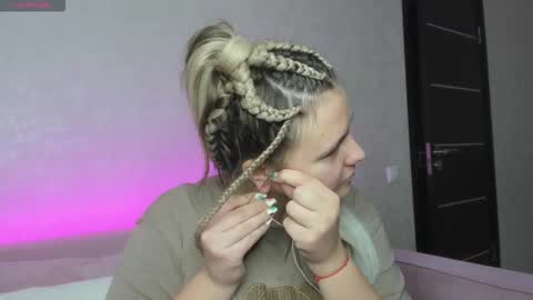 Snapshot of jenny_jimmy chatting on October 20, 9:23 am Jenny online show from October 20, 9:23 am