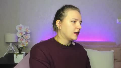 Snapshot of jenny_jimmy chatting on October 3, 1:22 am Jenny online show from October 3, 1:22 am