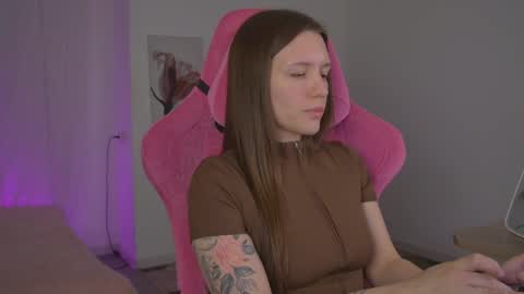 Jenny NO Nude online show from April 8, 5:37 pm