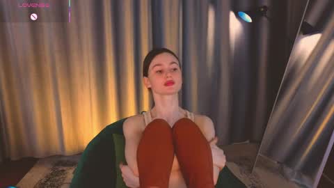 jennyfer_me online show from April 2, 1:41 pm