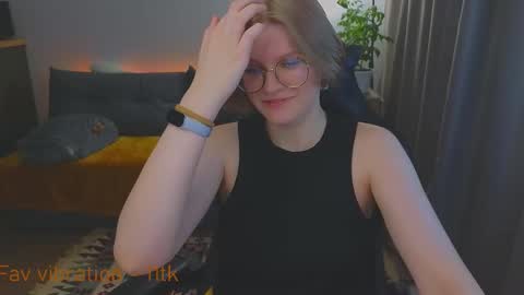 Snapshot of jess0e9 chatting on October 2, 4:01 pm JessieVibes online show from October 2, 4:01 pm
