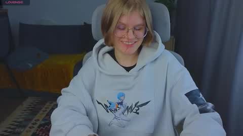 Snapshot of jess0e9 chatting on October 4, 5:28 pm JessieVibes online show from October 4, 5:28 pm