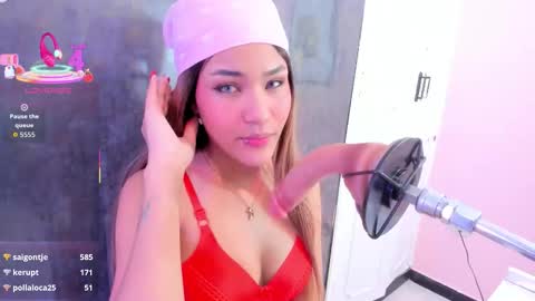 Snapshot of jess_ackerman chatting on November 1, 8:24 pm Jess online show from November 1, 8:24 pm