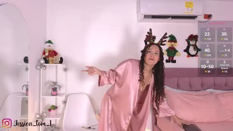 Snapshot of jessica_tom_ chatting on December 24, 4:19 pm Jessica online show from December 24, 4:19 pm