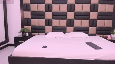 Jessica online show from December 4, 12:18 pm