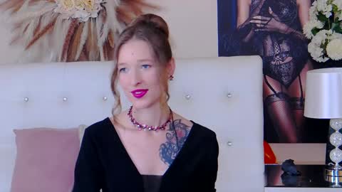 Snapshot of jessicagibson chatting on December 19, 6:34 am Jessica online show from December 19, 6:34 am