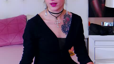 Snapshot of jessicagibson chatting on December 3, 6:35 am Jessica online show from December 3, 6:35 am