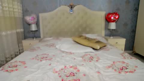 single mommy online show from October 9, 9:30 pm