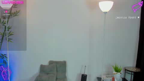  Jessica Pratt  IG jessicaxpratt online show from February 19, 12:03 am