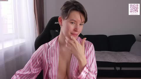  Welcome guys My name is Jessie. Be friendly please 3  PVT is OPEN  online show from December 29, 6:45 am