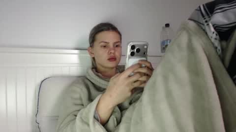 jessieryan online show from December 22, 6:49 am