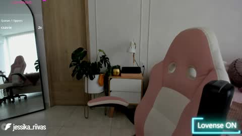    online show from April 17, 2:19 pm