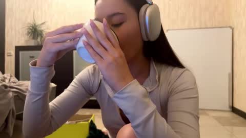 Lynn online show from November 8, 8:19 am