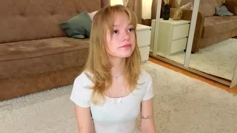 Gwen online show from December 23, 7:12 am