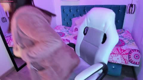 Jhiinny online show from January 23, 11:04 am