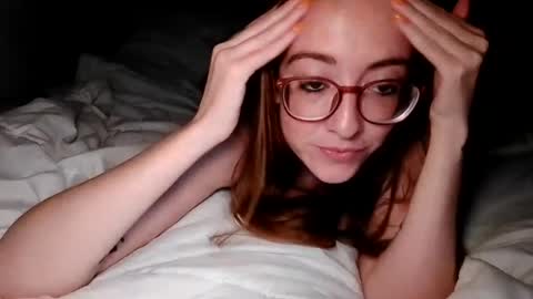 jilliangiselle online show from August 6, 4:19 am