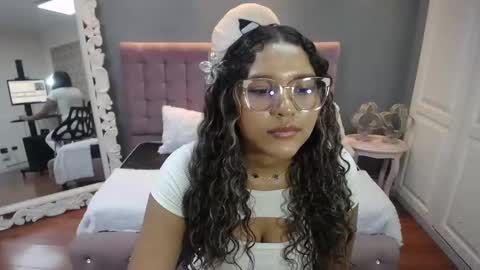 Snapshot of jimena_bell chatting on September 17, 2:37 pm Jimena online show from September 17, 2:37 pm