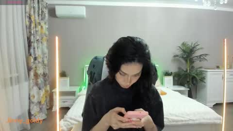 Snapshot of jinny_gold chatting on February 12, 3:17 pm MY NEW INSTA jinny goldy online show from February 12, 3:17 pm