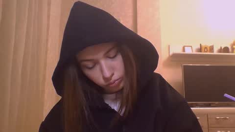 Jennifer online show from October 23, 6:36 pm