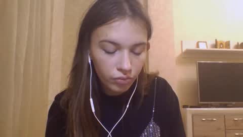 Jennifer online show from September 13, 4:59 pm