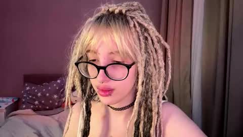 Amaya online show from December 4, 3:35 pm