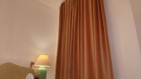 Jsmine  and sometimes Beaulooks online show from January 9, 9:52 pm