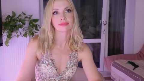Snapshot of jugoddess chatting on September 8, 7:02 pm Goddess Julia online show from September 8, 7:02 pm