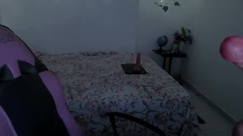 EleN online show from October 12, 8:44 pm