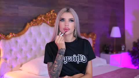 Snapshot of juicy_jessye chatting on October 5, 8:47 pm Jessye online show from October 5, 8:47 pm