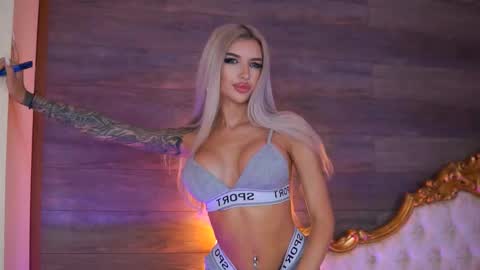 Snapshot of juicy_jessye chatting on September 22, 9:24 pm Jessye online show from September 22, 9:24 pm